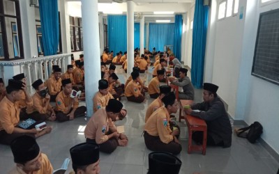 Tes Hafalan Tahlil Kelas IX MTs Darussalam